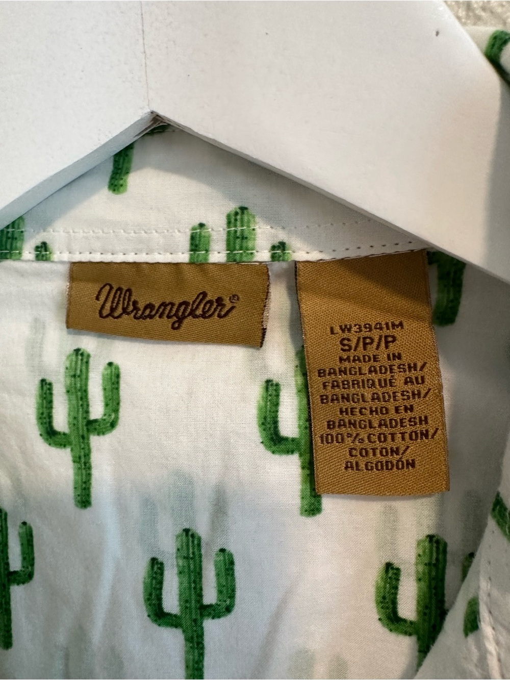 ☀️ WRANGLER Western Pearl Snap Shirt in Green Cactus Print - Picture 3 of 16